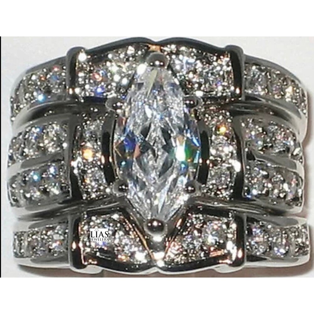 New 18k white gold wedding ring set